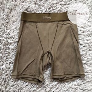 Skims Soft Lounge Boxer in Army XXS